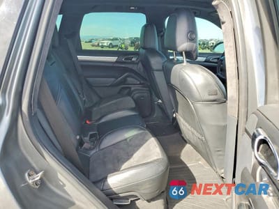 Zdjęcie 11 z 12 samochodu: 2014 PORSCHE CAYENNE VIN:WP1AD2A26ELA76184 - miniatura