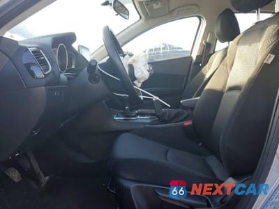 Zdjęcie 7 z 11 samochodu: 2016 MAZDA 3 SPORT VIN:JM1BM1T75G1318485 - miniatura