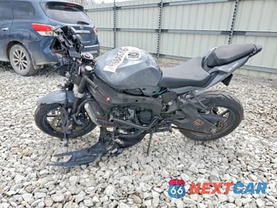 Trzecie zdjęcie samochodu z tyłu: 2019 KAWASAKI ZX636 K VIN:JKBZXJG17KA002614 - miniatura