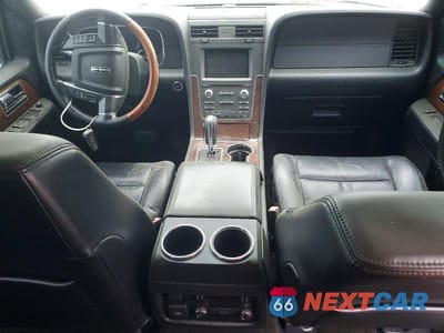 Zdjęcie 8 z 13 samochodu: 2015 LINCOLN NAVIGATOR L VIN:5LMJJ3JT6FEJ04587 - miniatura