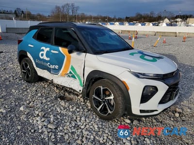 Czwarte zdjęcie samochodu z boku: 2022 CHEVROLET TRAILBLAZER RS VIN:KL79MTSL4NB054009 - miniatura