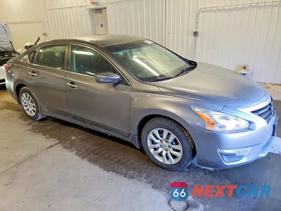 Czwarte zdjęcie samochodu z boku: 2015 NISSAN ALTIMA 2.5 VIN:1N4AL3AP1FN886131 - miniatura