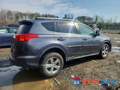 Trzecie zdjęcie samochodu z tyłu: 2015 TOYOTA RAV4 XLE VIN:JTMRFREV8FD134948 - miniatura