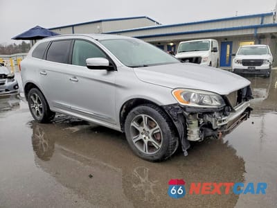 Czwarte zdjęcie samochodu z boku: 2015 VOLVO XC60 T6 PREMIER VIN:YV4902RK6F2675580 - miniatura