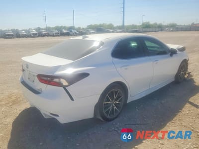 Trzecie zdjęcie samochodu z tyłu: 2024 TOYOTA CAMRY HYBRID SE VIN:4T1G31AK1RU621194 - miniatura