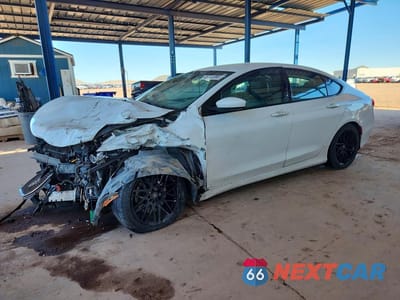 2015 CHRYSLER 200 S 1C3CCCBB2FN696493 - główne zdjęcie licytacji z USA - miniatura