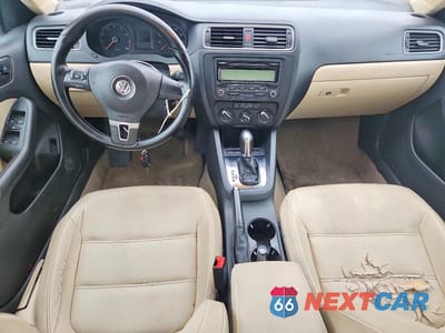 Zdjęcie 8 z 12 samochodu: 2011 VOLKSWAGEN JETTA SE VIN:3VWDX7AJ8BM330107 - miniatura