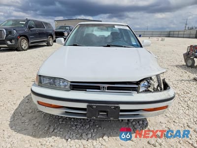 Piąte zdjęcie samochodu w środku: 1992 HONDA ACCORD LX VIN:1HGCB7655NA027085 - miniatura