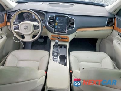 Zdjęcie 8 z 13 samochodu: 2021 VOLVO XC90 T6 MOMENTUM VIN:YV4A221K1M1680854 - miniatura