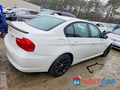 Trzecie zdjęcie samochodu z tyłu: 2011 BMW 328 XI VIN:WBAPK7C50BA816113 - miniatura