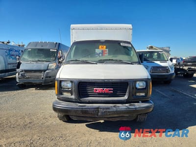 Piąte zdjęcie samochodu w środku: 2000 GMC SAVANA CUTAWAY G3500 VIN:1GDGG31W6Y1181797 - miniatura
