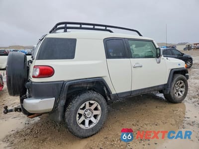 Trzecie zdjęcie samochodu z tyłu: 2014 TOYOTA FJ CRUISER VIN:JTEBU4BFXEK206228 - miniatura