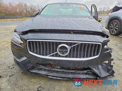 Piąte zdjęcie samochodu w środku: 2022 VOLVO S60 B5 INSCRIPTION VIN:7JRL12FL7NG162649 - miniatura
