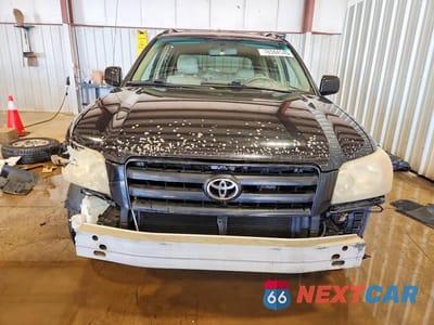 Piąte zdjęcie samochodu w środku: 2004 TOYOTA HIGHLANDER BASE VIN:JTEEP21A940011729 - miniatura