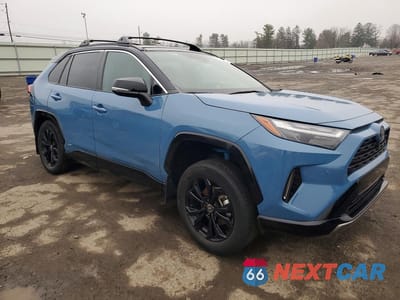Czwarte zdjęcie samochodu z boku: 2022 TOYOTA RAV4 HYBRID XSE VIN:4T3E6RFV0NU067597 - miniatura