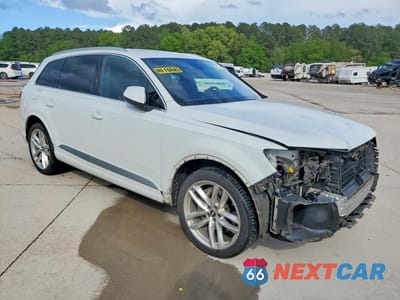 Czwarte zdjęcie samochodu z boku: 2018 AUDI Q7 PRESTIGE VIN:WA1VAAF73JD043006 - miniatura