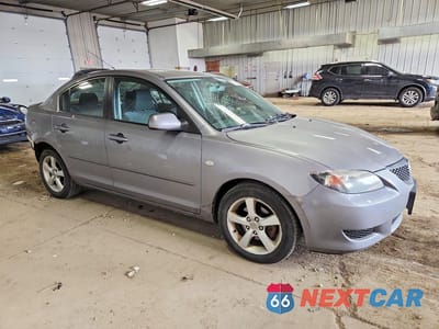 Czwarte zdjęcie samochodu z boku: 2005 MAZDA 3 I VIN:JM1BK32FX51317758 - miniatura