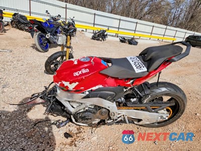 Trzecie zdjęcie samochodu z tyłu: 2024 APRILIA TUONO V4 1100 VIN:ZD4KZUA06RS001034 - miniatura