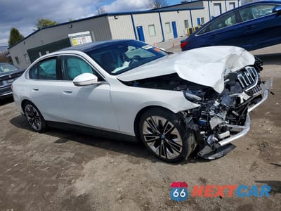 Czwarte zdjęcie samochodu z boku: 2024 BMW I5 EDRIVE 40 VIN:WBY33FK09RCR16934 - miniatura