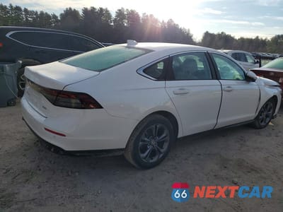 Trzecie zdjęcie samochodu z tyłu: 2025 HONDA ACCORD VIN:1HGCY2F68SA086525 - miniatura