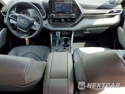 Zdjęcie 8 z 13 samochodu: 2022 TOYOTA HIGHLANDER XLE VIN:5TDGZRAH4NS142143 - miniatura