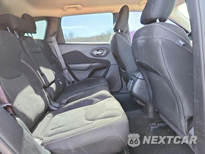 Zdjęcie 11 z 15 samochodu: 2016 JEEP CHEROKEE LATITUDE VIN:1C4PJMCS6GW104399 - miniatura