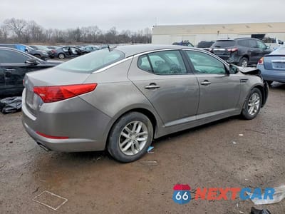 Trzecie zdjęcie samochodu z tyłu: 2013 KIA OPTIMA LX VIN:5XXGM4A78DG123118 - miniatura