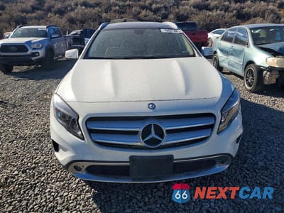 Piąte zdjęcie samochodu w środku: 2015 MERCEDES-BENZ GLA 250 4MATIC VIN:WDCTG4GB0FJ039322 - miniatura