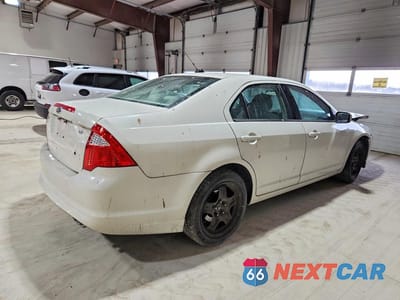 Trzecie zdjęcie samochodu z tyłu: 2011 FORD FUSION SE VIN:3FAHP0HA1BR255941 - miniatura