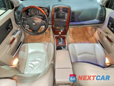 Zdjęcie 8 z 14 samochodu: 2004 CADILLAC SRX VIN:1GYEE637X40191204 - miniatura