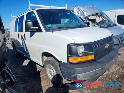 Czwarte zdjęcie samochodu z boku: 2017 CHEVROLET EXPRESS 2500 CARGO UTILITY / SERVICE VAN VIN:1GCWGAFF6H1346762 - miniatura