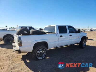 Zdjęcie 9 z 10 samochodu: 2005 CHEVROLET SILVERADO C2500 HEAVY DUTY VIN:1GCHC232X5F813174 - miniatura