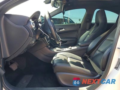 Zdjęcie 7 z 12 samochodu: 2019 MERCEDES-BENZ CLA 250 VIN:WDDSJ4EB0KN745754 - miniatura