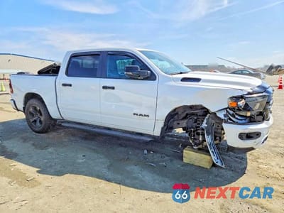 Czwarte zdjęcie samochodu z boku: 2024 RAM 1500 BIG HORN VIN:1C6SRFFT0RN125137 - miniatura