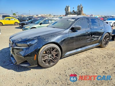 2025 BMW M5 WBS83FK00SCT14543 - główne zdjęcie licytacji z USA - miniatura