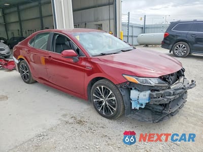 Czwarte zdjęcie samochodu z boku: 2018 TOYOTA CAMRY HYBRID SE VIN:4T1B21HK9JU507032 - miniatura