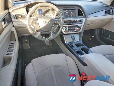 Zdjęcie 8 z 12 samochodu: 2017 HYUNDAI SONATA SPORT VIN:5NPE34AF6HH544556 - miniatura