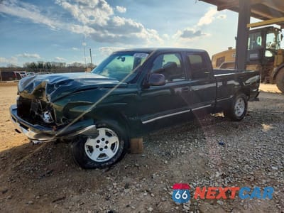 2006 CHEVROLET SILVERADO K1500 2GCEK19B061111283 - główne zdjęcie licytacji z USA - miniatura