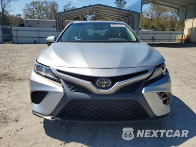 Piąte zdjęcie samochodu w środku: 2018 TOYOTA CAMRY SE VIN:4T1B11HK1JU608536 - miniatura