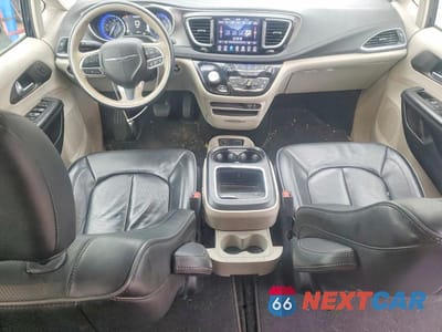 Zdjęcie 8 z 14 samochodu: 2018 CHRYSLER PACIFICA LIMITED VIN:2C4RC1GG3JR334389 - miniatura