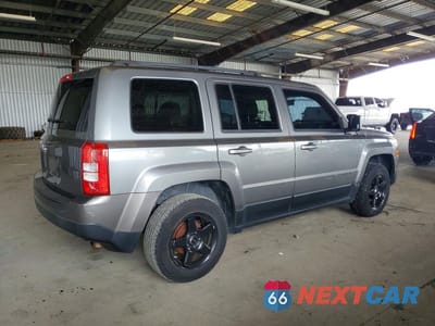 Trzecie zdjęcie samochodu z tyłu: 2012 JEEP PATRIOT SPORT VIN:1C4NJPBB1CD724609 - miniatura