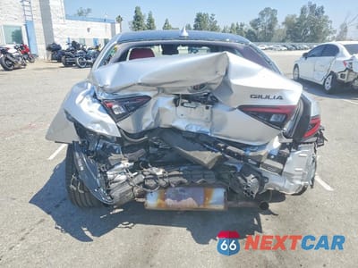 Zdjęcie 6 z 12 samochodu: 2018 ALFA ROMEO GIULIA Q4 VIN:ZARFAEDN0J7563901 - miniatura