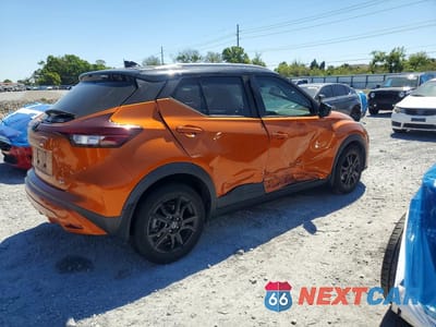 Trzecie zdjęcie samochodu z tyłu: 2023 NISSAN KICKS SV VIN:3N1CP5CV0PL570786 - miniatura