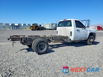 Trzecie zdjęcie samochodu z tyłu: 2007 CHEVROLET SILVERADO C3500 TRUCK CAB AND CHASSIS VIN:1GBJC34K77E595553 - miniatura