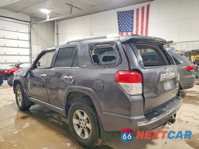 Trzecie zdjęcie samochodu z tyłu: 2013 TOYOTA 4RUNNER SR5 VIN:JTEBU5JR4D5143951 - miniatura