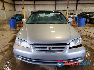 Piąte zdjęcie samochodu w środku: 2002 HONDA ACCORD EX VIN:1HGCG66832A105848 - miniatura