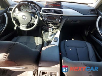 Zdjęcie 8 z 11 samochodu: 2018 BMW 320 I VIN:WBA8E1G57JNU89851 - miniatura