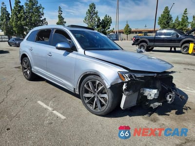 Czwarte zdjęcie samochodu z boku: 2020 AUDI SQ7 PREMIUM PLUS VIN:WA1AWAF7XLD013276 - miniatura