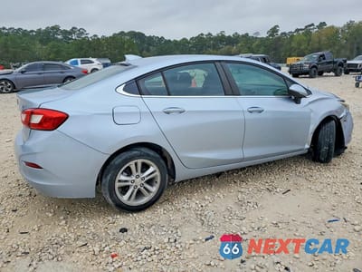 Trzecie zdjęcie samochodu z tyłu: 2018 CHEVROLET CRUZE LT VIN:1G1BE5SM7J7108298 - miniatura