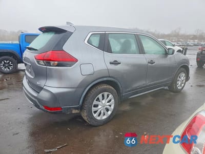 Trzecie zdjęcie samochodu z tyłu: 2018 NISSAN ROGUE S VIN:KNMAT2MV2JP520447 - miniatura